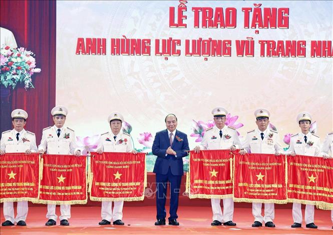 Thủ tướng Nguyễn Xuân Phúc: Lực lượng Công an lấy kết quả công tác và phục vụ nhân dân là mục tiêu thi đua